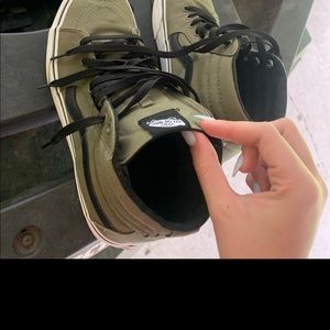 Size 10 sk8 hi vans